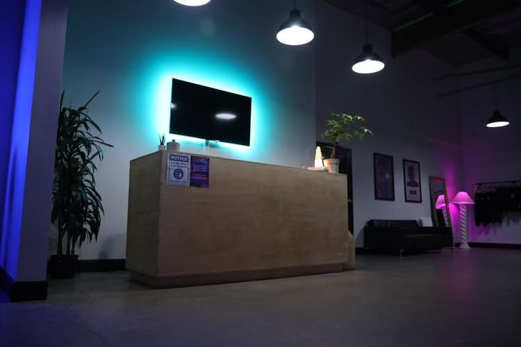 Eighty Eight Studios, the room before doors
